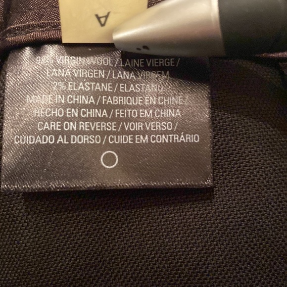 Elie Tahara Women’s (6) Black Slacks - Picture 5 of 5